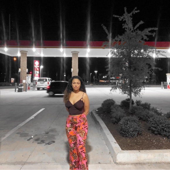 Meet your Posher, Lauryn - Picture 3 of 6